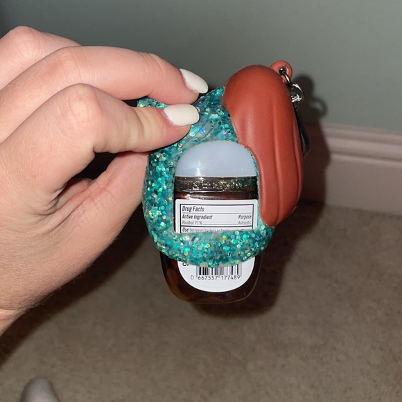 Bath and body works Hand sanitizer keychain holder - Picture 6 of 6